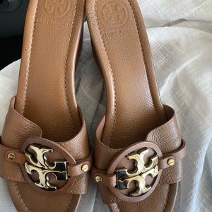 Tory Burch wedges 9.5